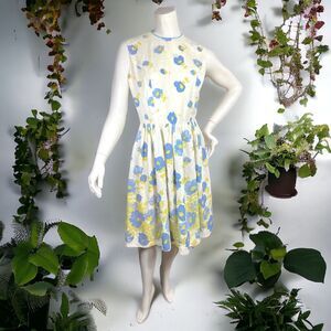 VINTAGE 60’s Floral Day Dress Midi Length Pleated Skirt Normay Size S